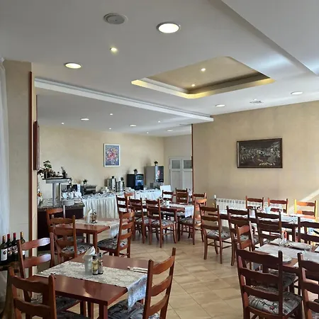 Dafovska ホテル 3*